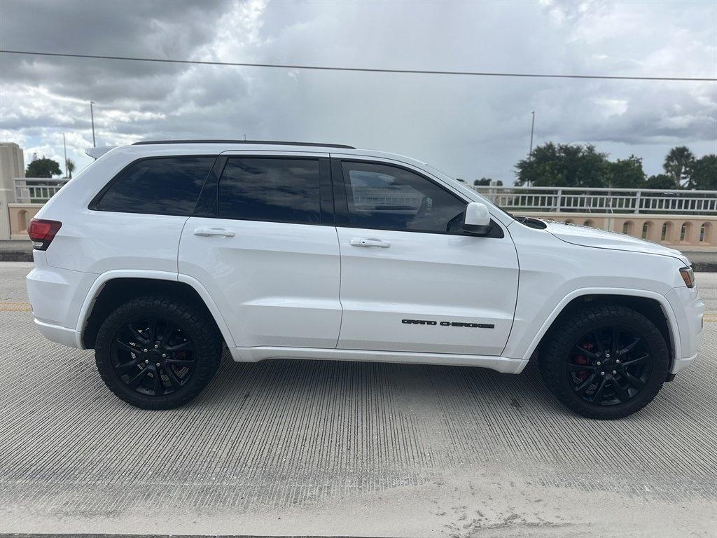 Jeep Grand Cherokee Laredo 4WD 2018