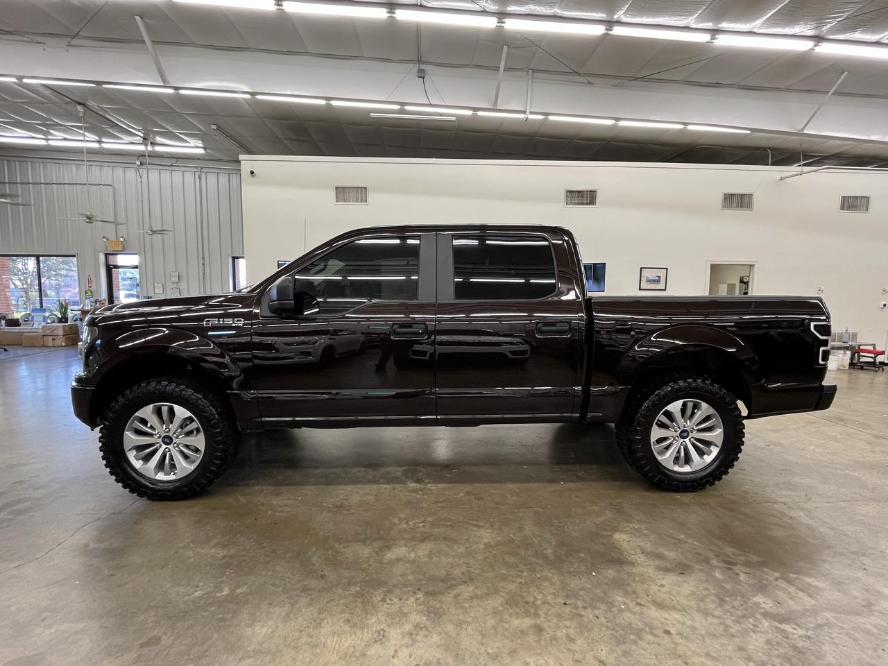 Ford F-150 photo 2