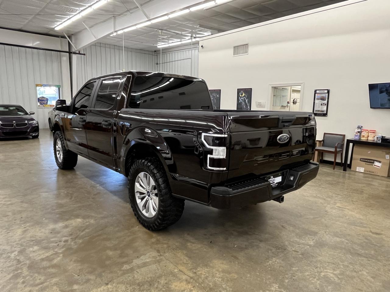 Ford F-150 photo 3