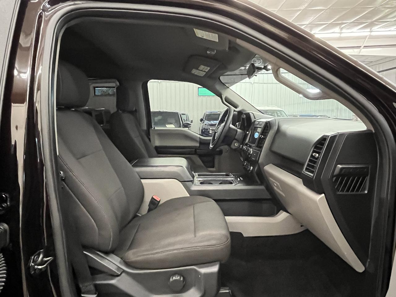 Ford F-150 photo 18