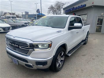 2019 RAM 1500 Laramie 4x4 Crew Cab 6'4" Box