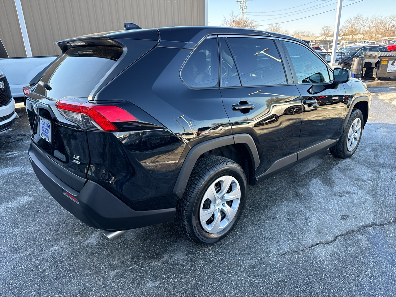 Toyota RAV4 LE AWD (Natl) 2022