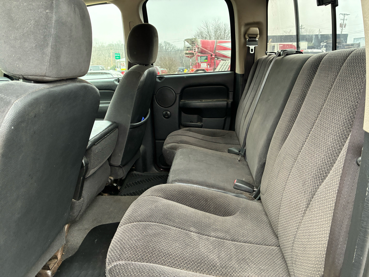 Dodge Ram 2500 4dr Quad Cab 140.5" WB 4WD SLT 2003