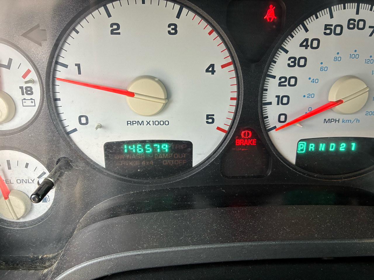 Dodge Ram 2500 4dr Quad Cab 140.5" WB 4WD SLT 2003