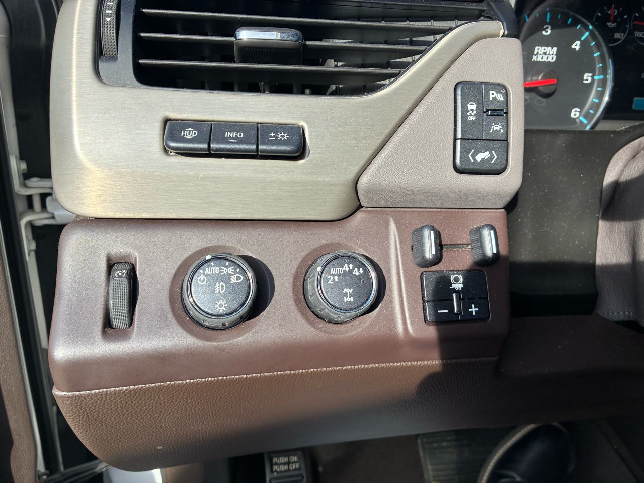 GMC Yukon XL 4WD 4dr Denali 2019