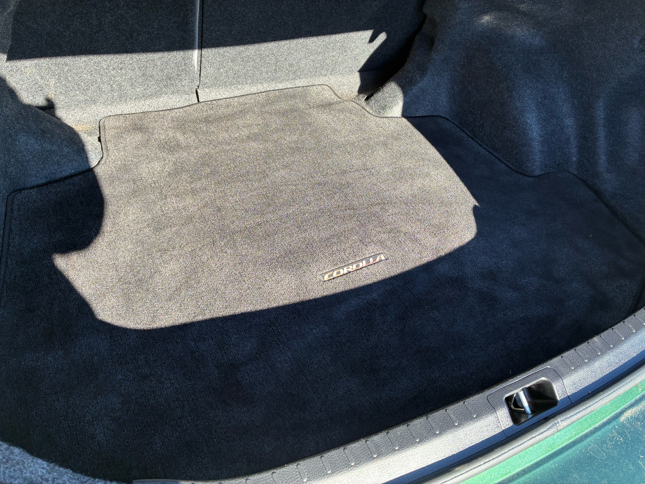 Toyota Corolla 4dr Sdn CVT LE Premium (Natl) 2015