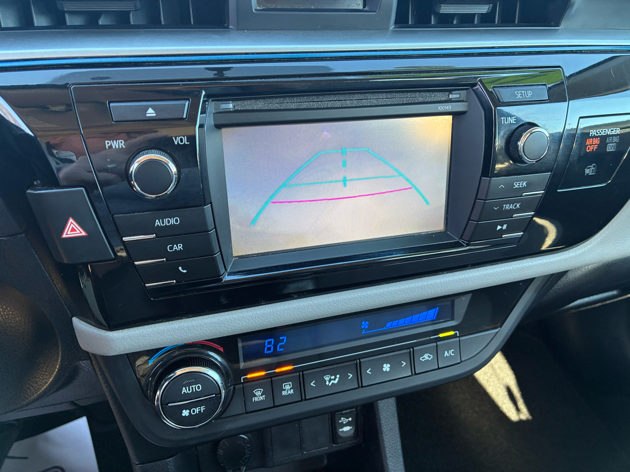 Toyota Corolla 4dr Sdn CVT LE Premium (Natl) 2015