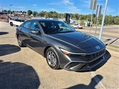 2024 Hyundai Elantra 
