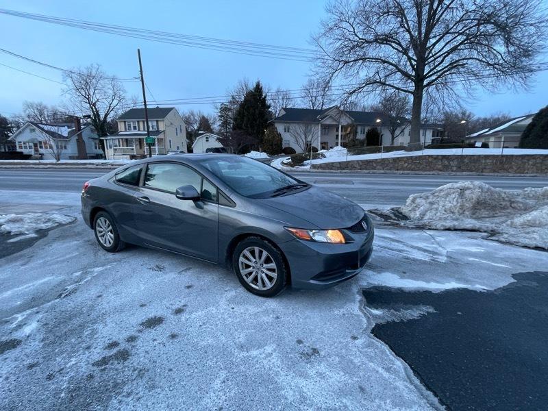 Honda Civic EX Coupe 5-Speed AT 2012