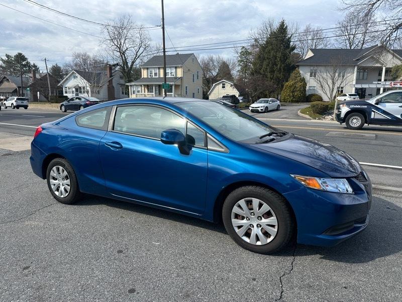 Honda Civic LX Coupe 5-Speed AT 2012