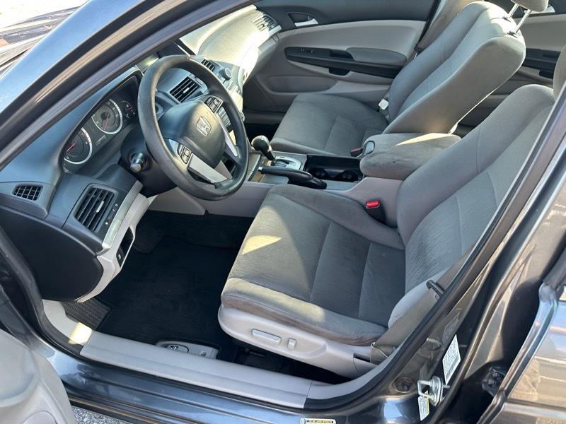 Honda Accord LX-P Sedan AT 2012