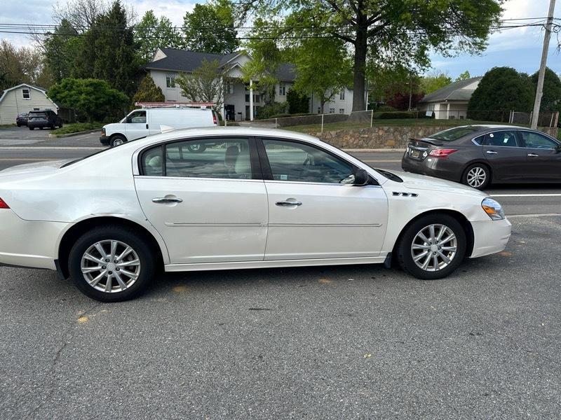 Buick Lucerne CX 2011