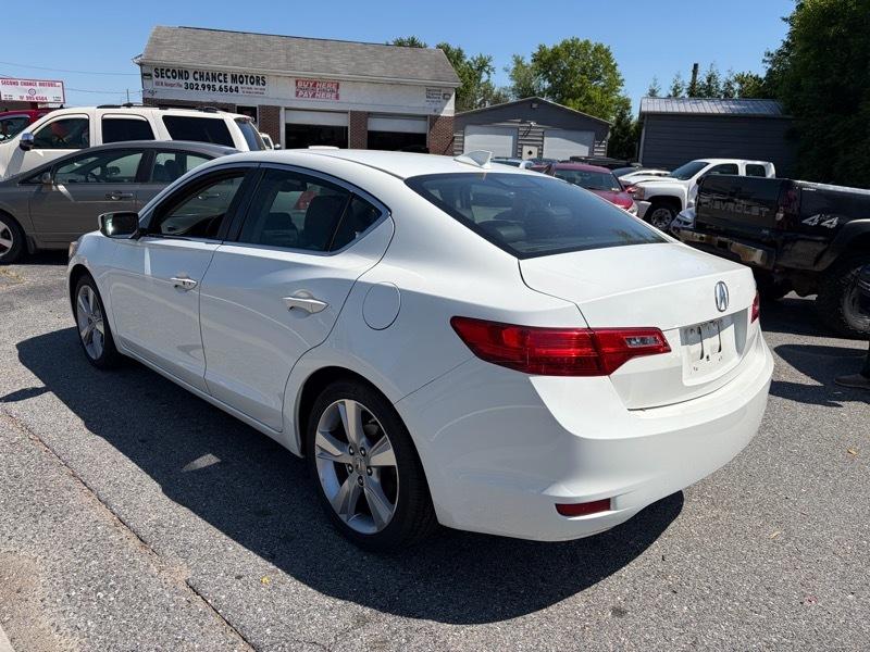 Acura ILX 5-Spd AT w/ Technology Package 2014