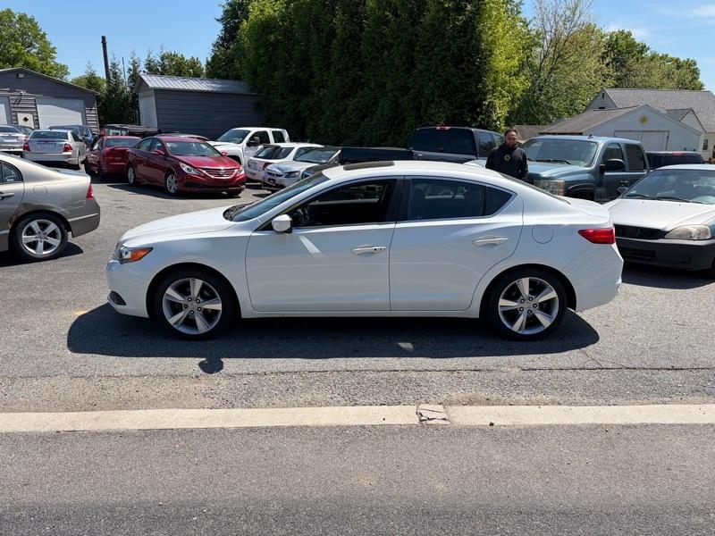 Acura ILX 5-Spd AT w/ Technology Package 2014