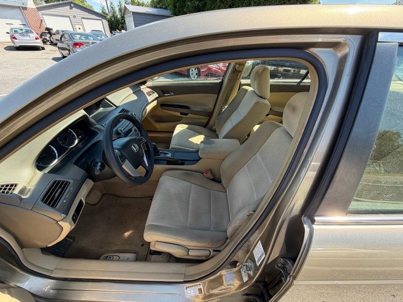 Honda Accord LX sedan AT 2009