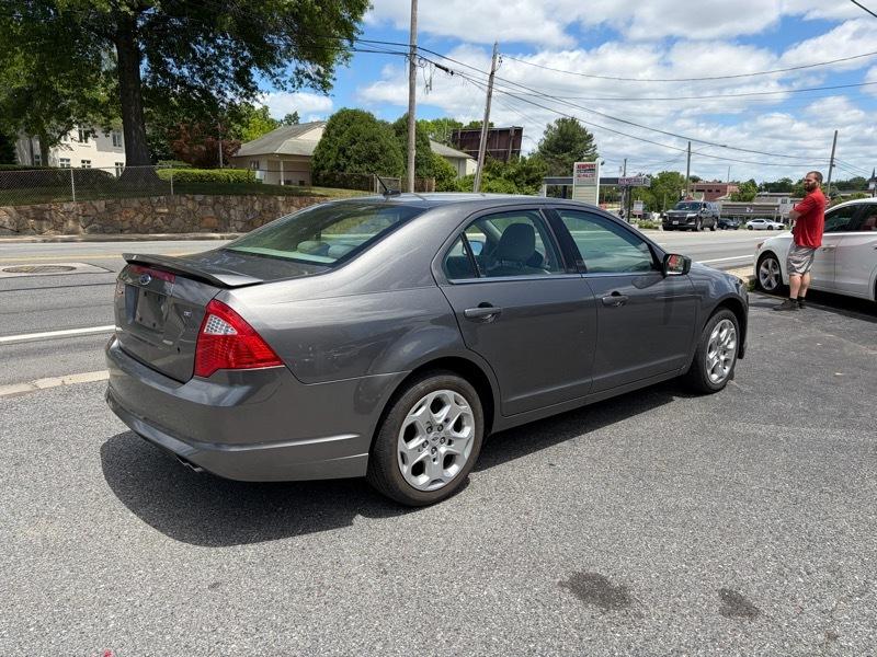 Ford Fusion SE 2010