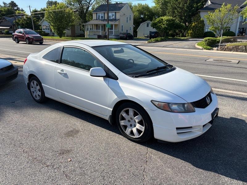 Honda Civic LX Coupe 5-Speed AT 2011