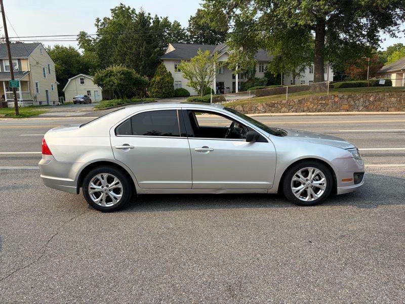 Ford Fusion SE 2012