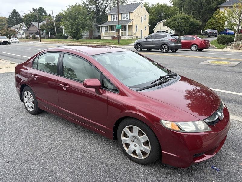 Honda Civic LX Sedan 5-Speed AT 2009