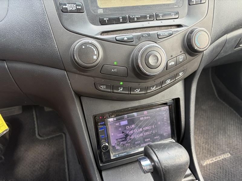 Honda Accord LX sedan AT 2003