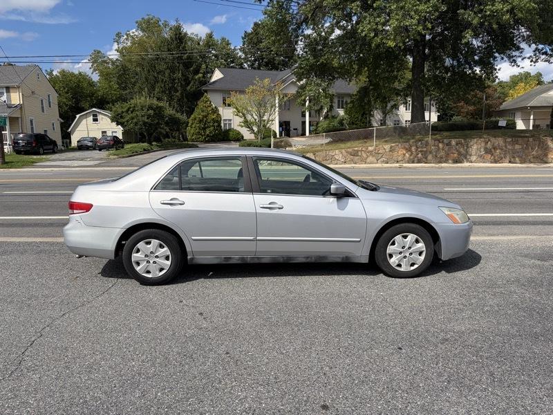 Honda Accord LX sedan AT 2003