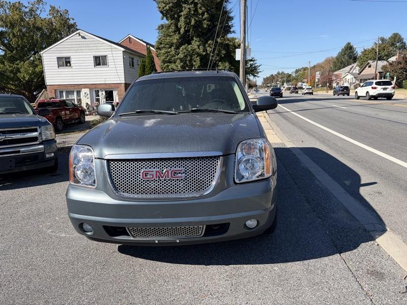 GMC Yukon Denali AWD 2008