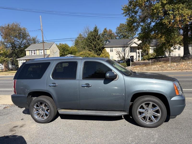 GMC Yukon Denali AWD 2008