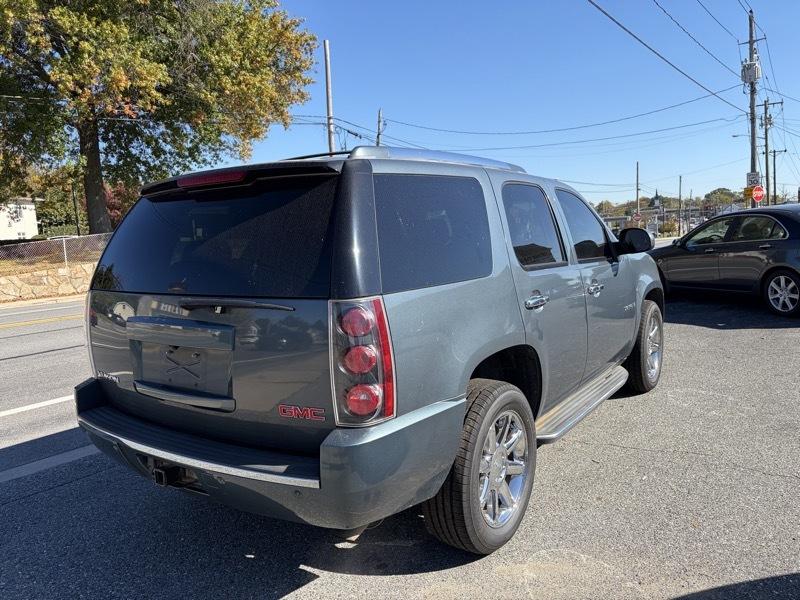 GMC Yukon Denali AWD 2008