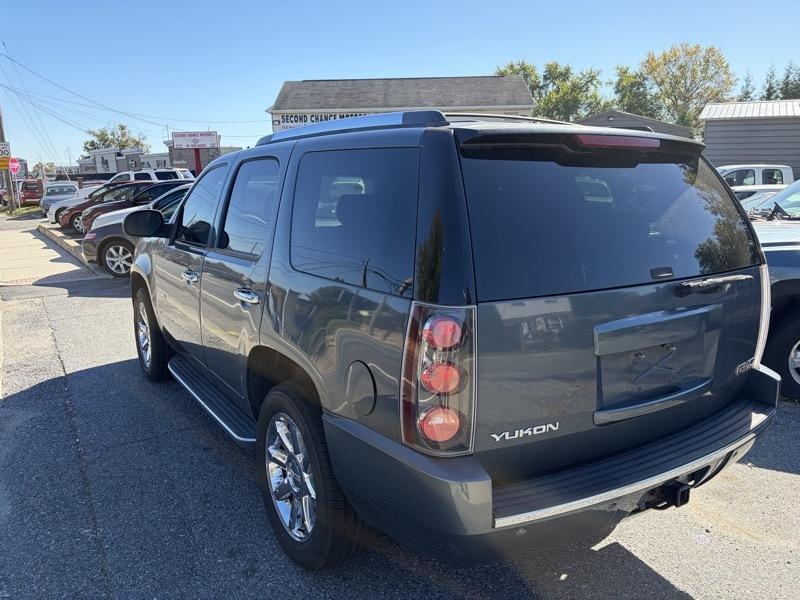 GMC Yukon Denali AWD 2008