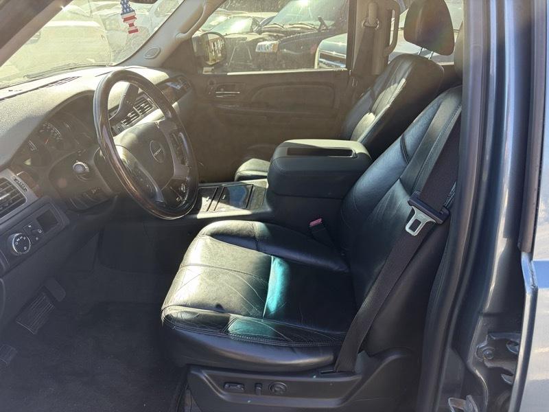 GMC Yukon Denali AWD 2008