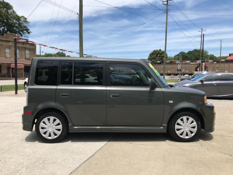 Scion xB Wagon 2005