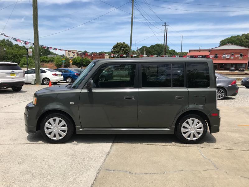 Scion xB Wagon 2005