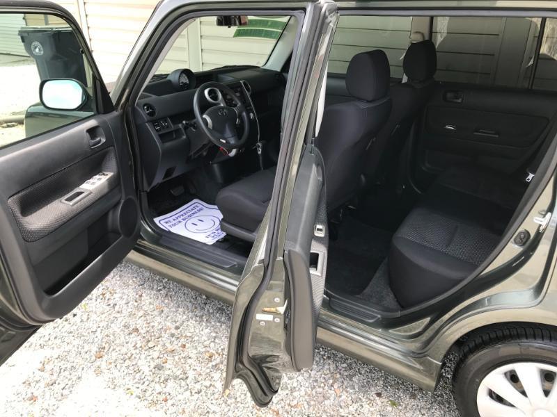 Scion xB Wagon 2005