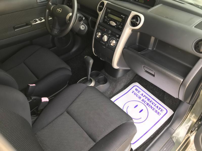 Scion xB Wagon 2005