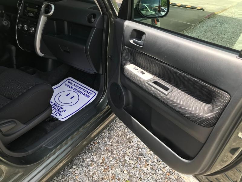 Scion xB Wagon 2005