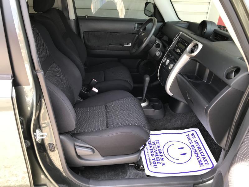Scion xB Wagon 2005