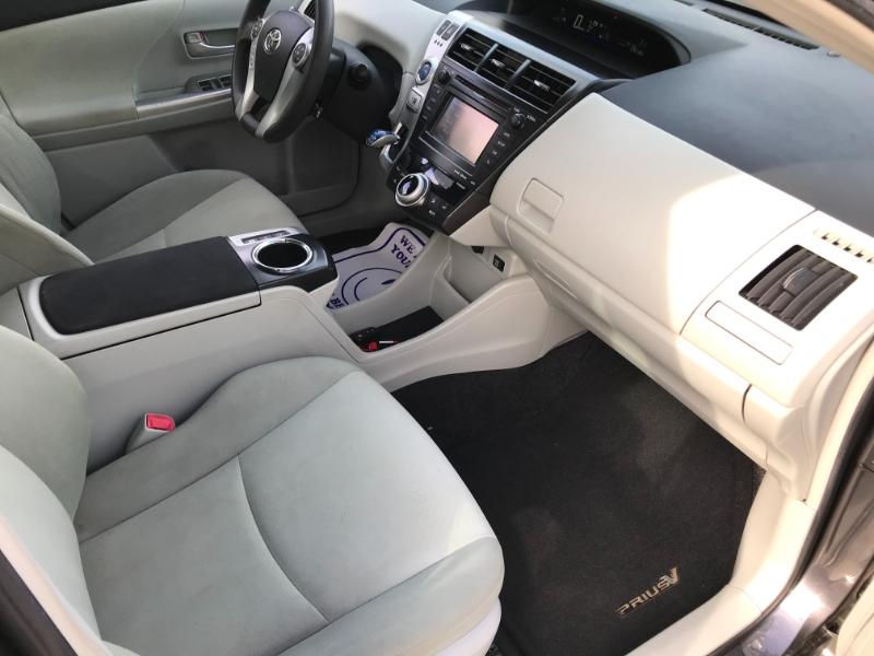 Toyota Prius V Two 2013