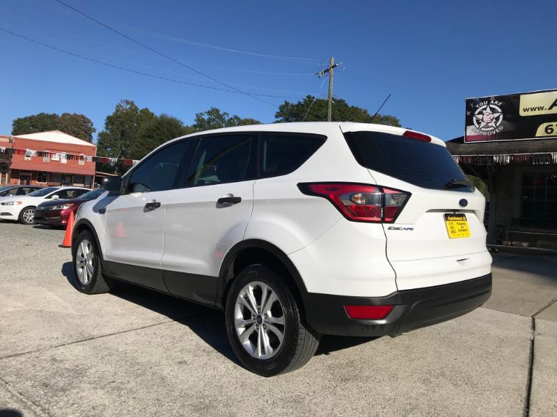 Ford Escape S 2018