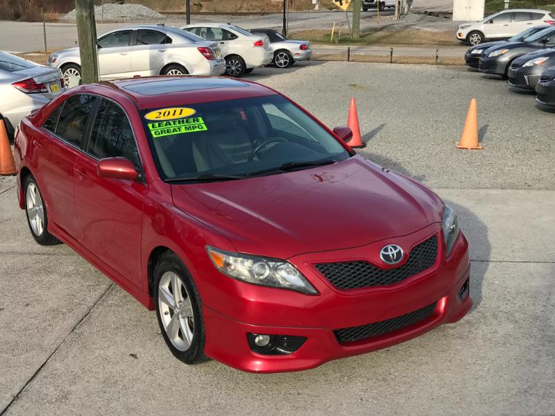 Toyota Camry SE 2011