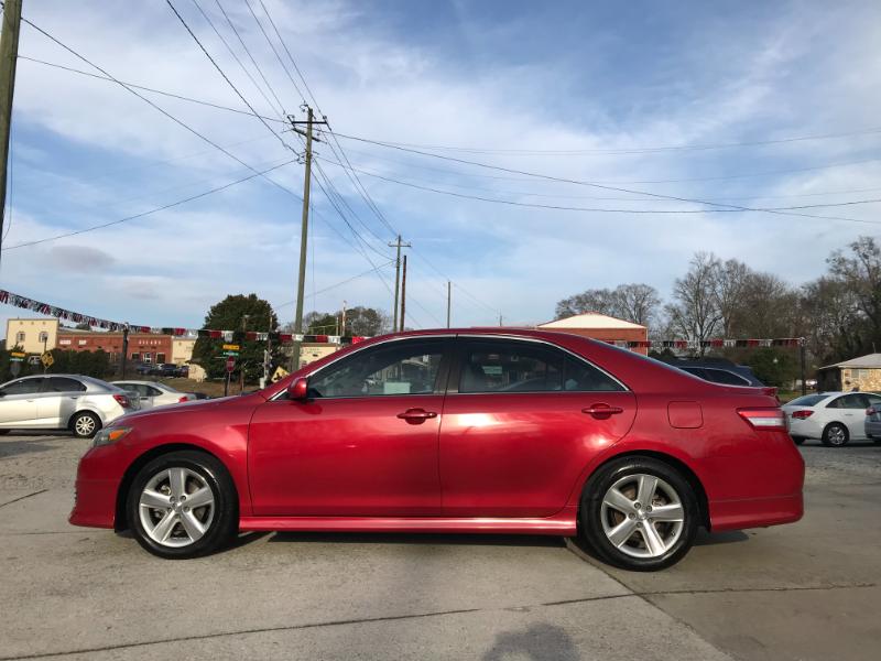 Toyota Camry SE 2011