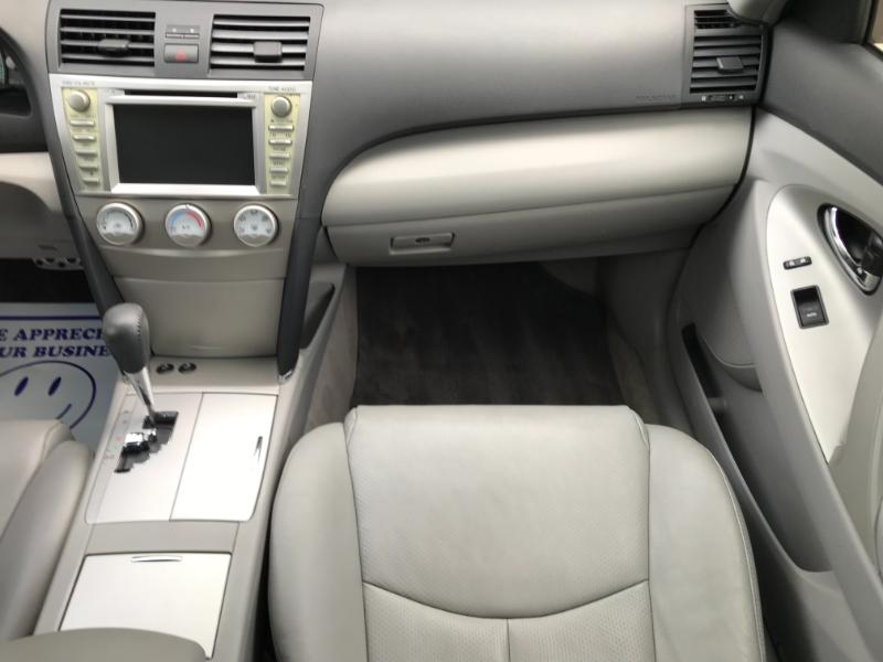 Toyota Camry SE 2011