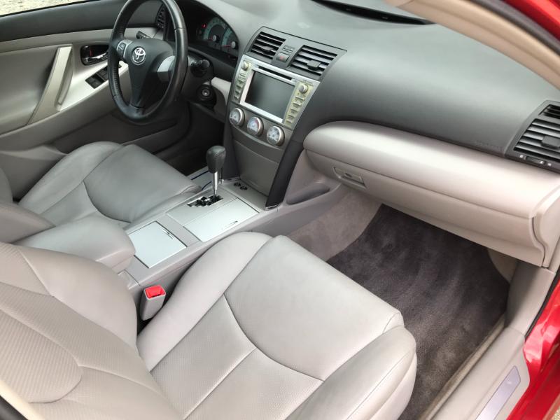 Toyota Camry SE 2011