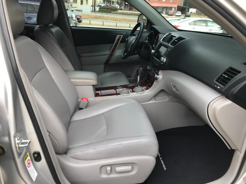 Toyota Highlander Limited 2012