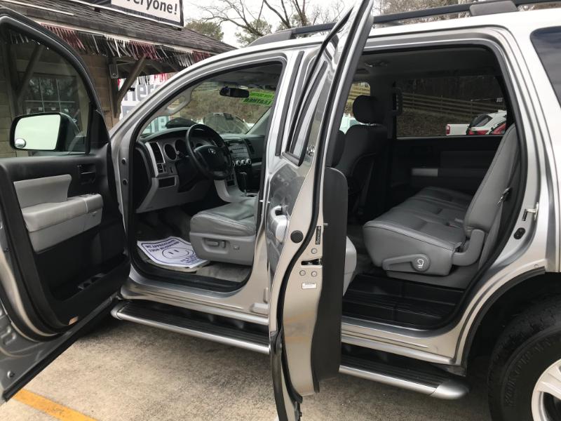 Toyota Sequoia SR5 5.7L 2WD 2008