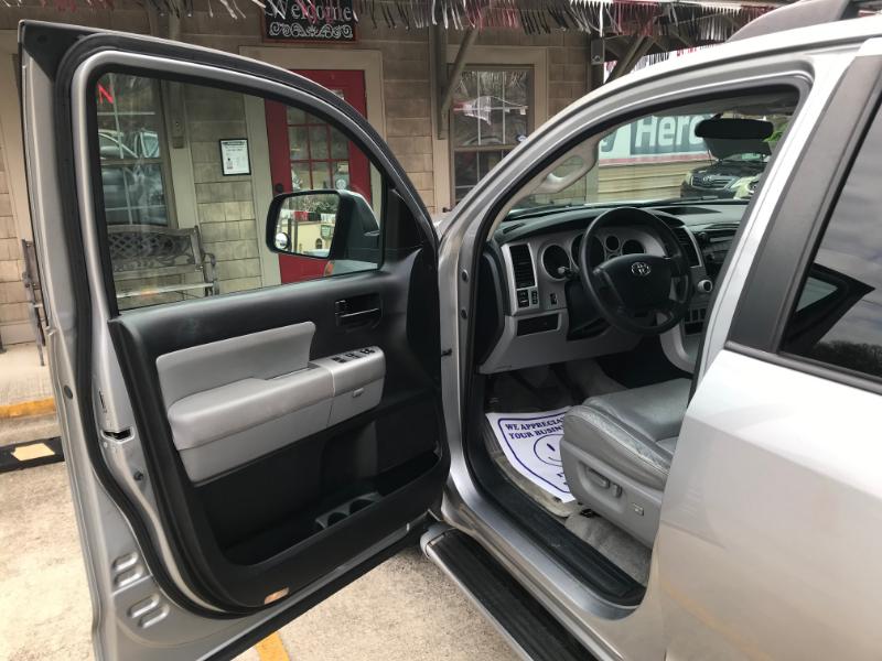 Toyota Sequoia SR5 5.7L 2WD 2008