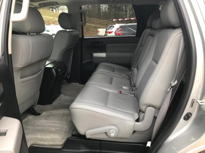 Toyota Sequoia SR5 5.7L 2WD 2008