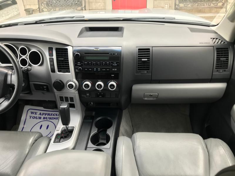 Toyota Sequoia SR5 5.7L 2WD 2008