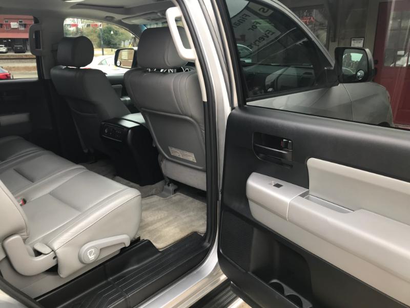 Toyota Sequoia SR5 5.7L 2WD 2008