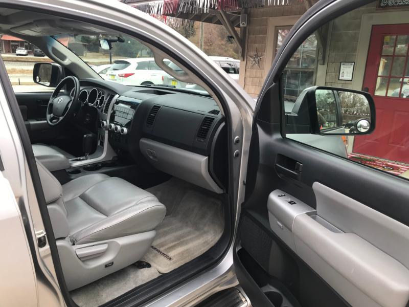 Toyota Sequoia SR5 5.7L 2WD 2008