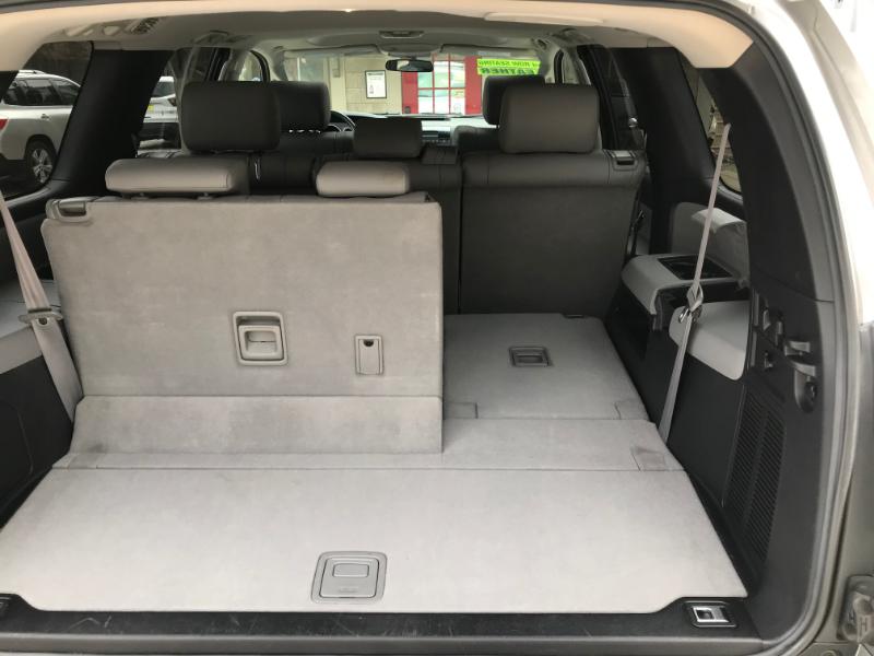 Toyota Sequoia SR5 5.7L 2WD 2008